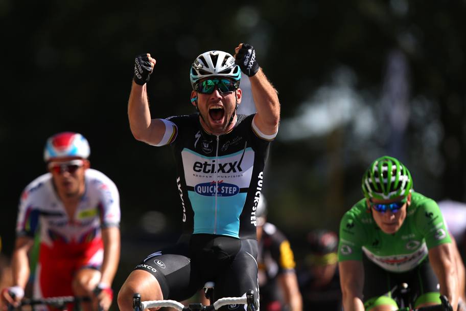 La settima frazione del Tour, da Livarot a Fougeres, si conclude con il grido di gioia di Mark Cavendish, che ritrova quel successo che alla Boucle gli mancava dal 2013. Ecco il film della tappa. Getty